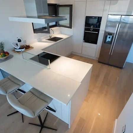 Apartman Seafront Luxury Idassa By Belmont Realty *