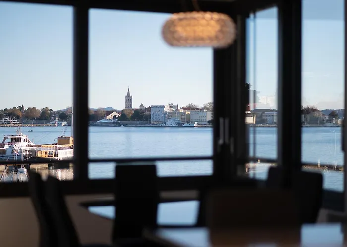 Seafront Luxury Idassa By Belmont Realty Lägenhet